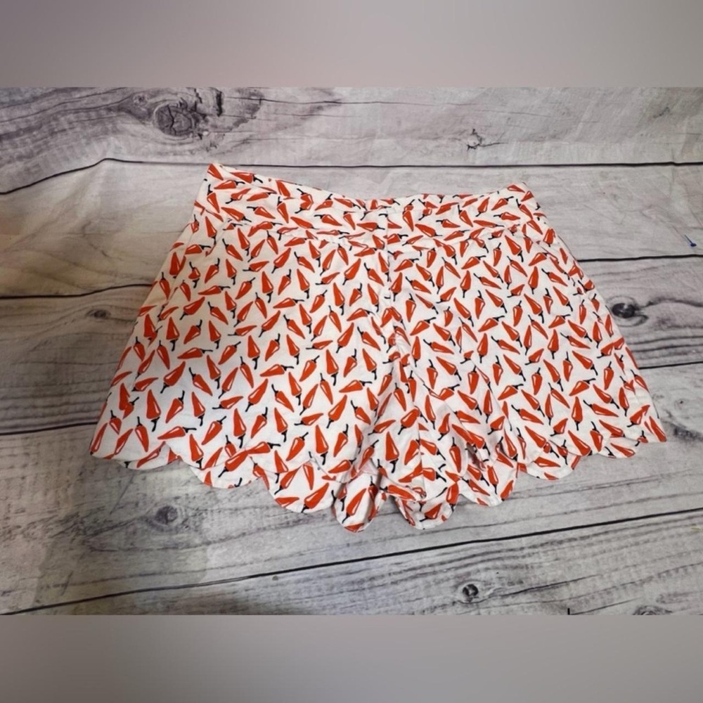 Crown & Ivy red and White Patterned Women's Shorts pepper print hot